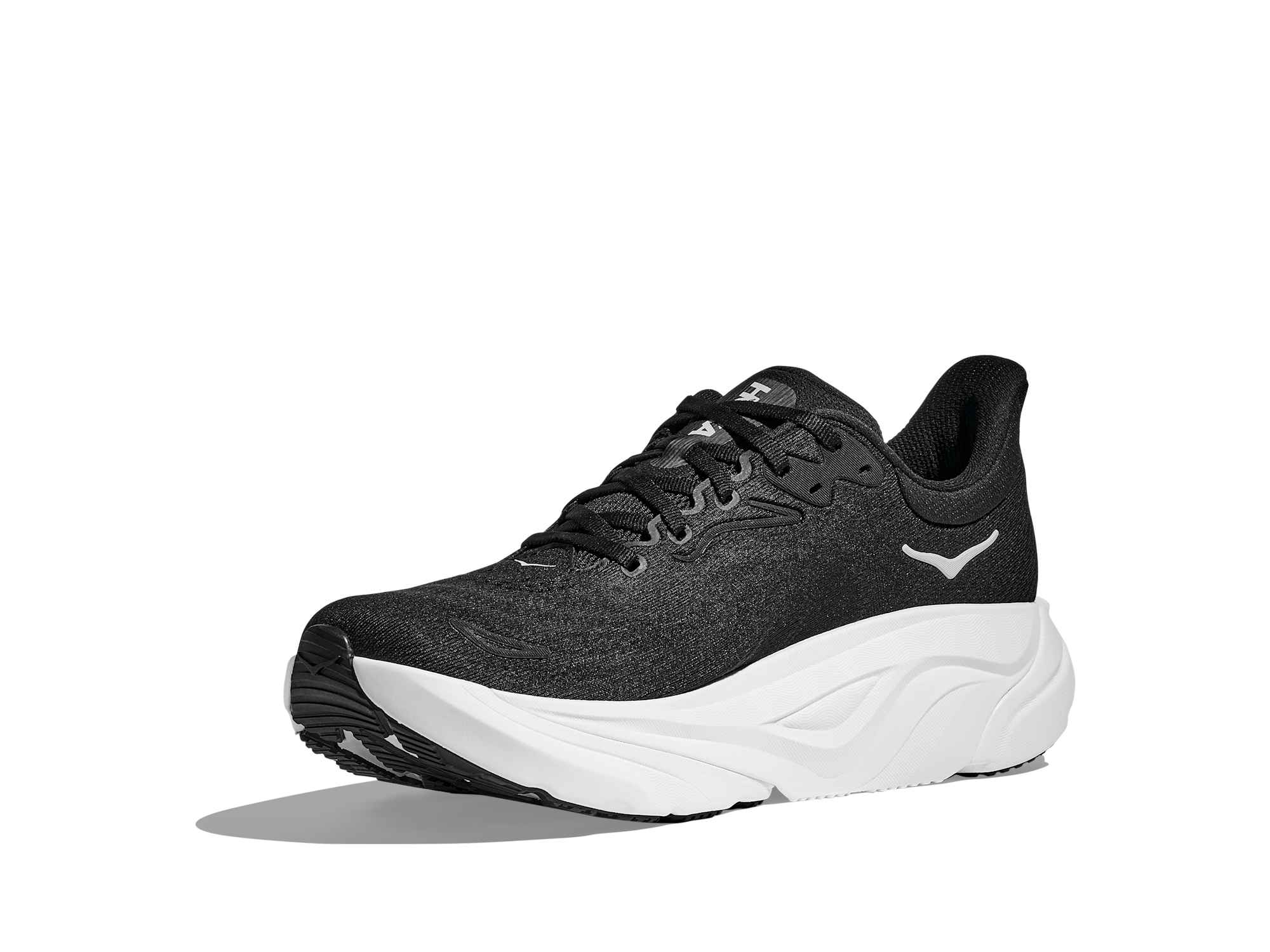 Arahi 8 Wide in Black / White running shoe photo 7 | MotionLab