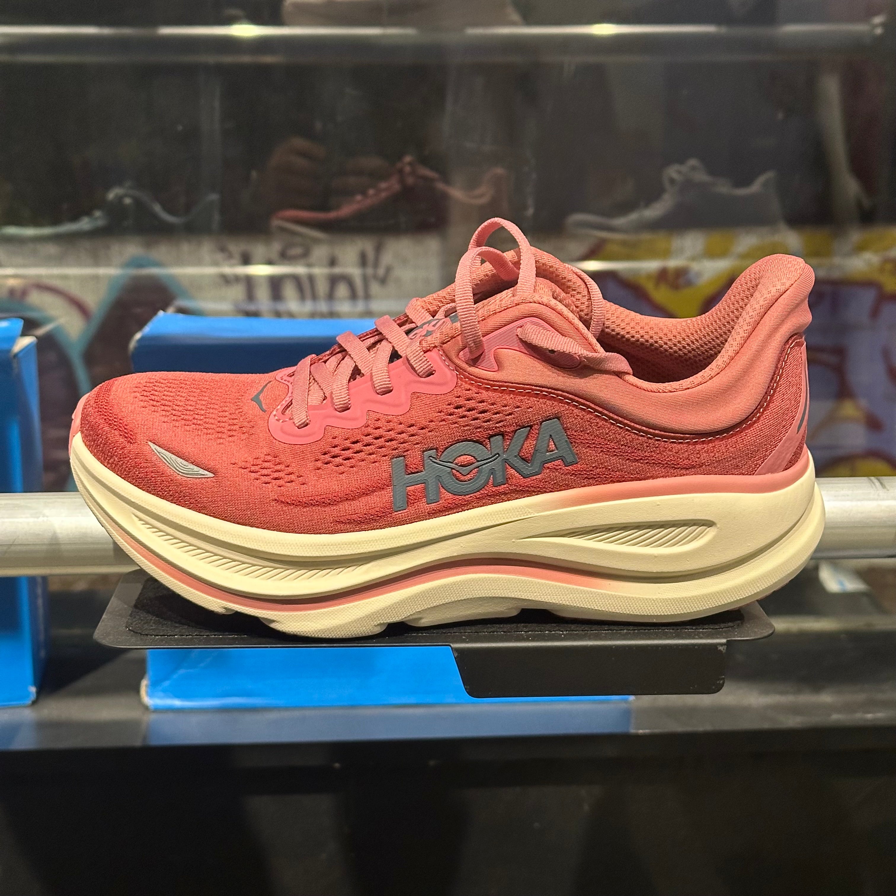 בונדי 10 אישה