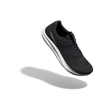 Altra Escalante 5 Women Regular in Black / White / Black running shoe photo 6 | MotionLab