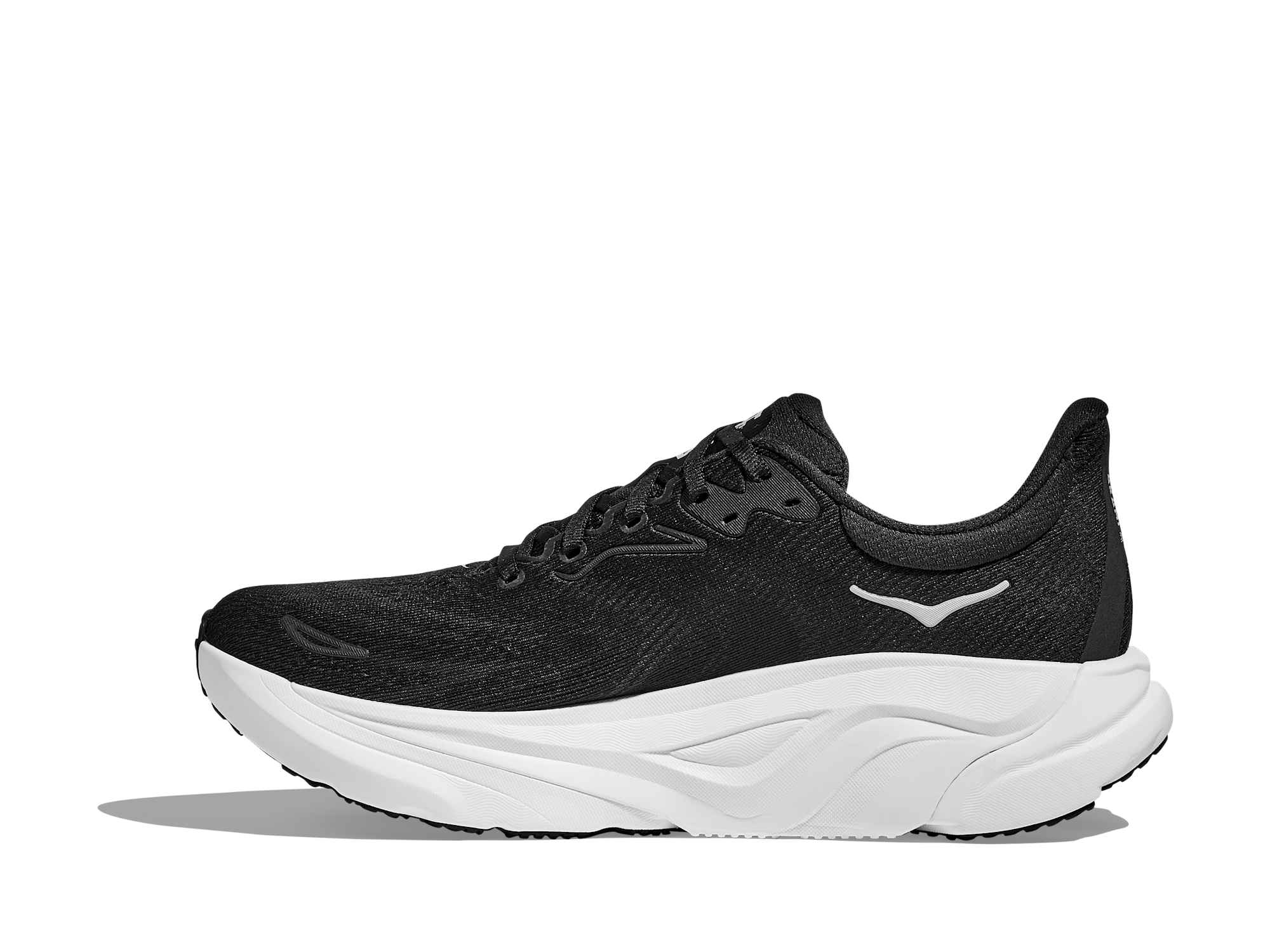 Arahi 8 Wide in Black / White running shoe photo 12 | MotionLab