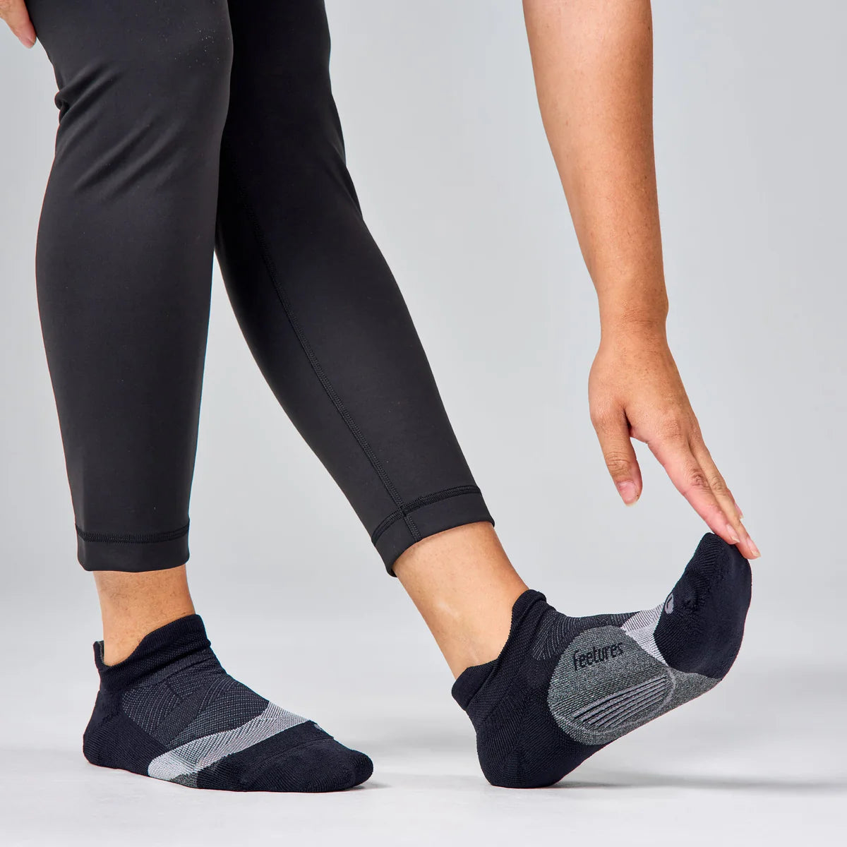 Feetures Elite Running Socks - קצר