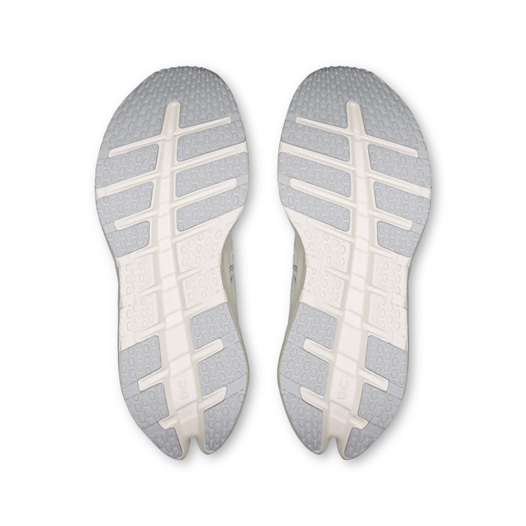 On Cloudrunner 3 Women Wide in White / Ivory running shoe photo 4 | MotionLab